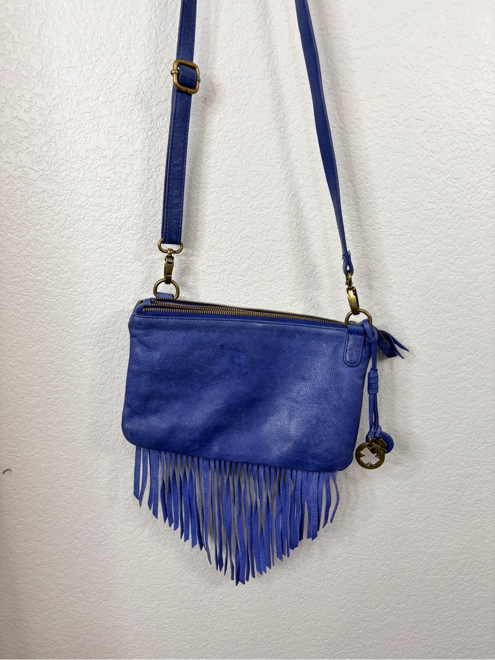 Lucky Brand Cobalt Blue Leather Fringe Crossbody Bag - Picture 3 of 9